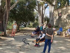Sortie nature en joelette du programme Ensemble 2022 à Montolieu dans l'Aude au sein d'un espace naturel sensible.